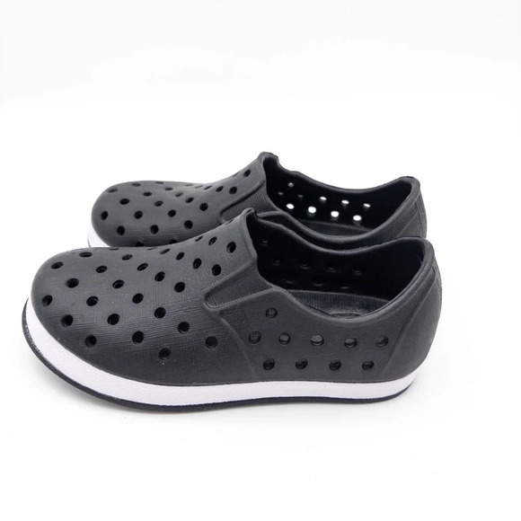 Cat & Jack Toddler Size 8 Boy Girl Unisex Jese Slip-On Water Shoes Black - Picture 2 of 9